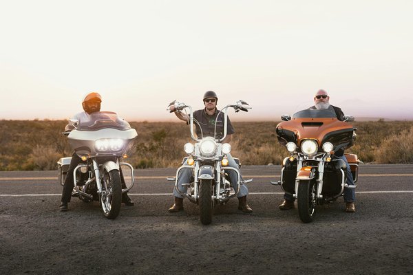 Quels sont les critères de sélection pour un casque de moto intégral avec visière photochromique ?